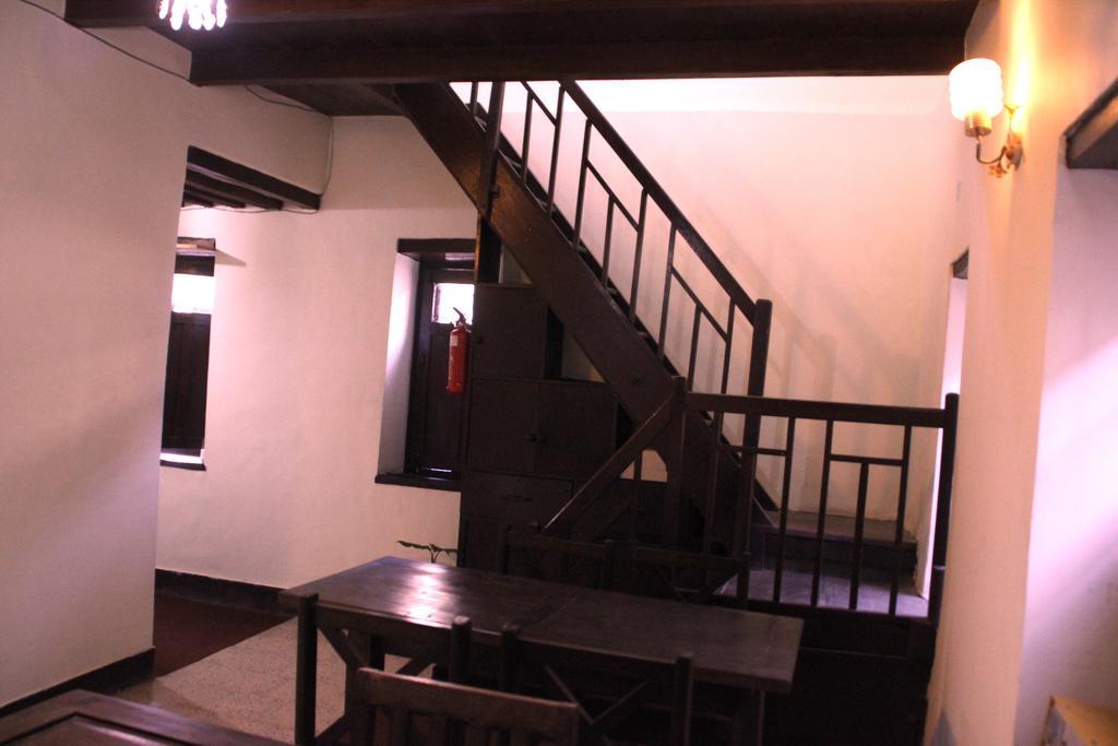 Hotel Peace N Park Kathmandu Exterior foto