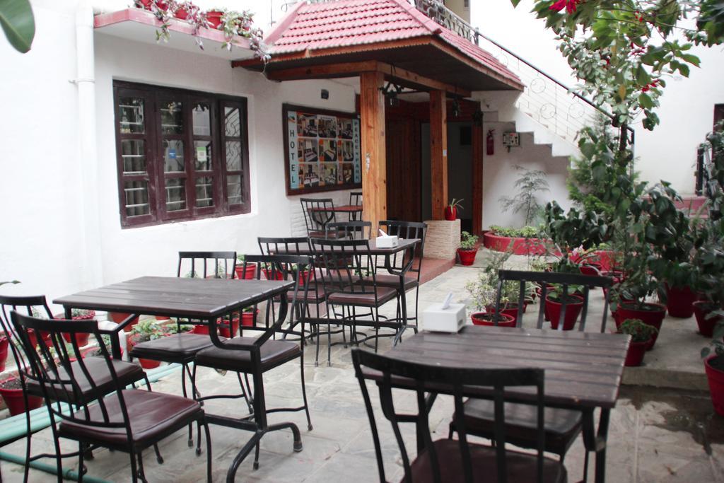 Hotel Peace N Park Kathmandu Exterior foto