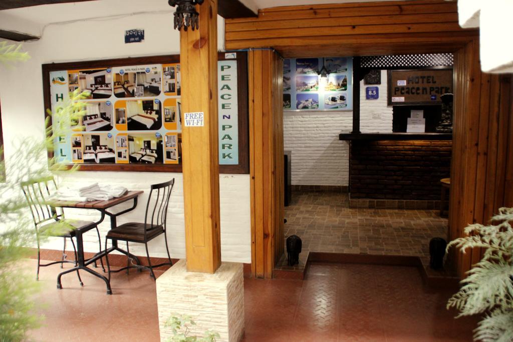 Hotel Peace N Park Kathmandu Exterior foto