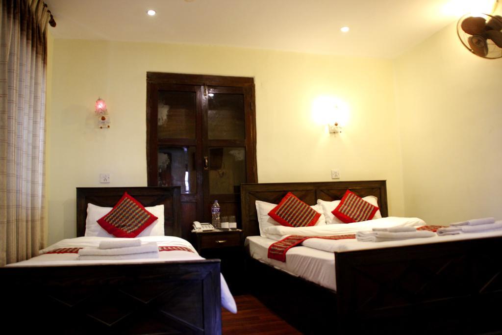 Hotel Peace N Park Kathmandu Exterior foto