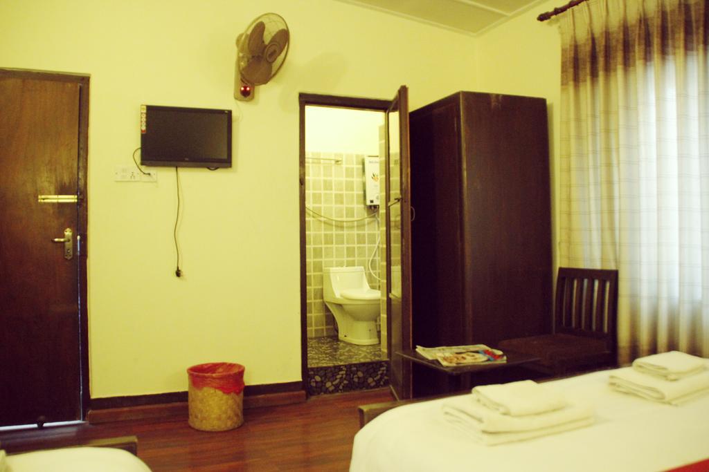Hotel Peace N Park Kathmandu Exterior foto