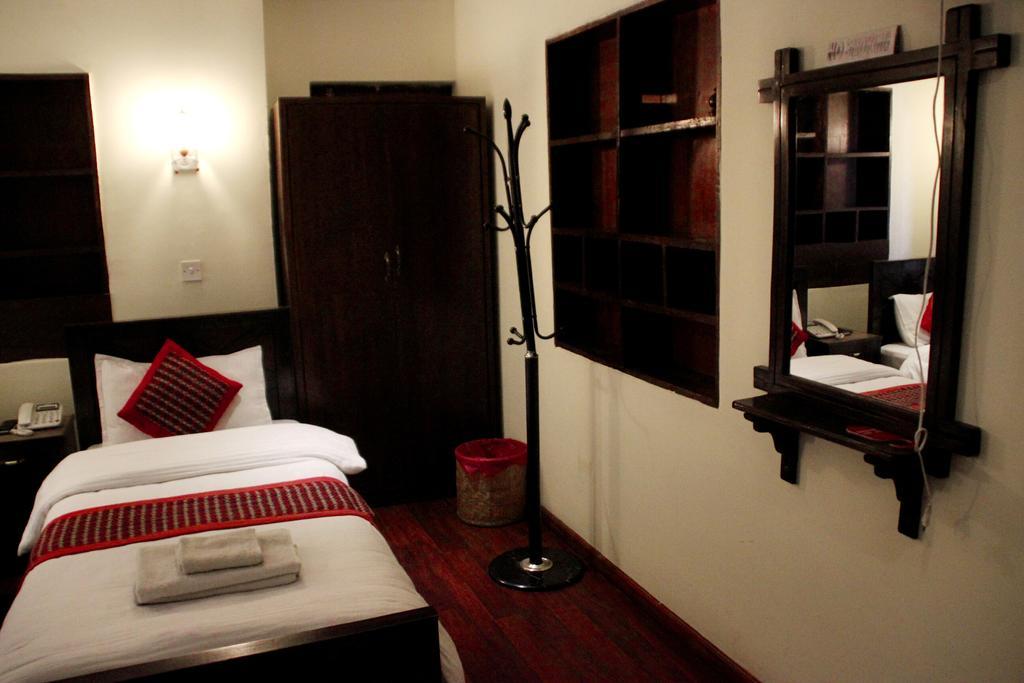 Hotel Peace N Park Kathmandu Exterior foto